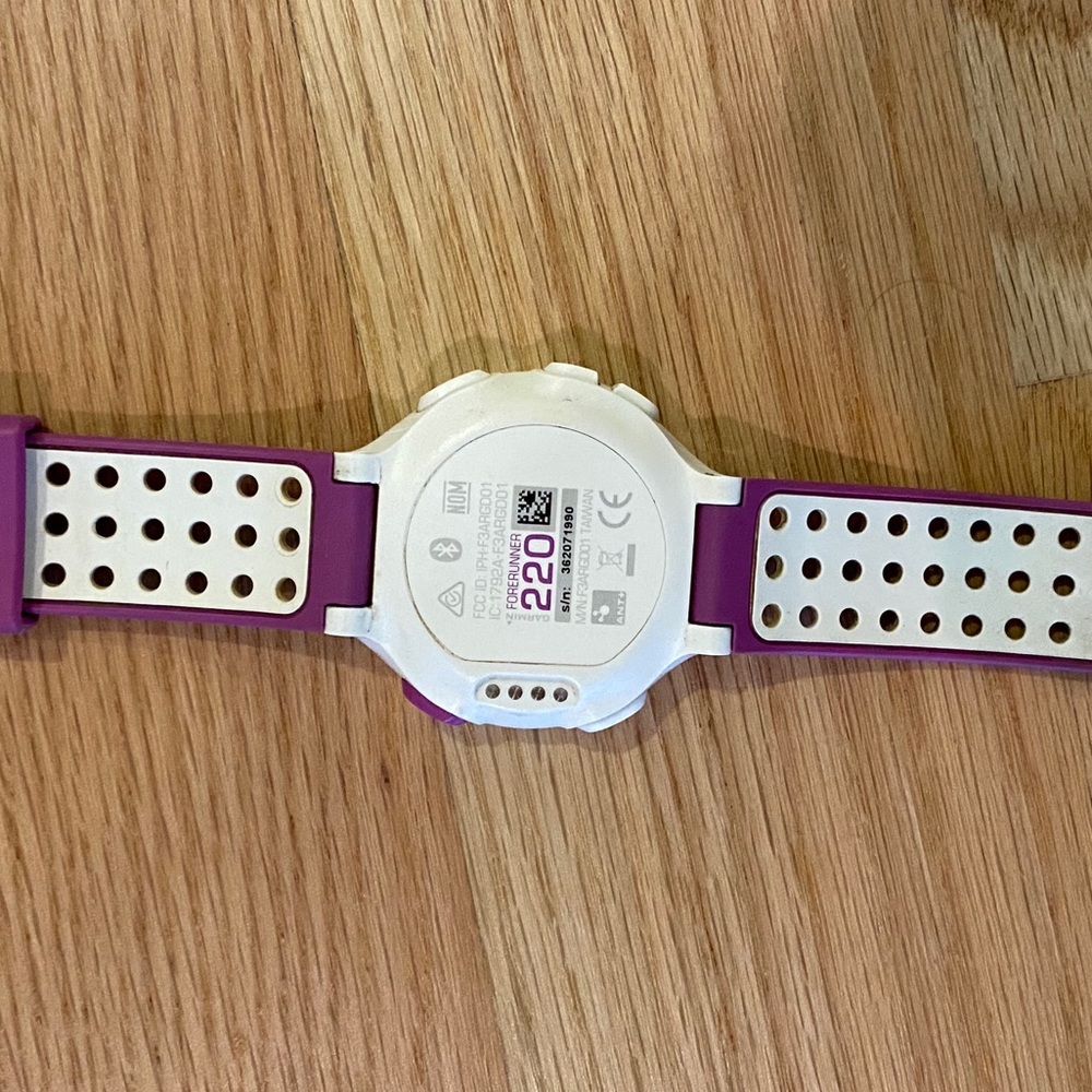 Garmin Forerunner 220 - Picture 3 of 6